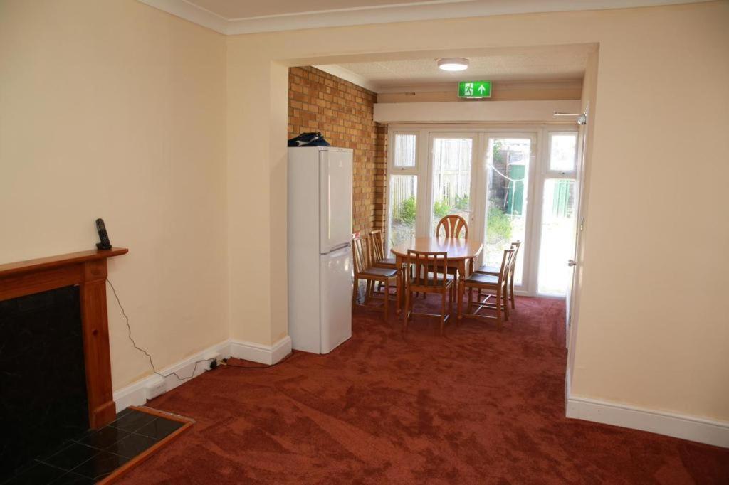 Congress Road Abbeywood Apartment Abbey Wood Exterior photo